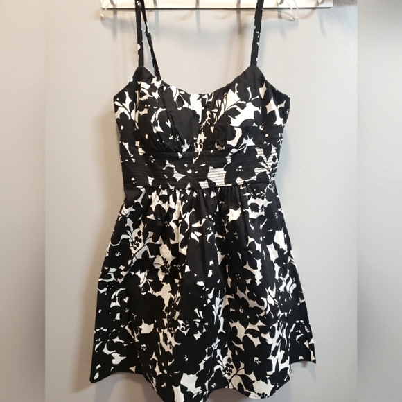 B.smart Dresses & Skirts - B.smart Black and White Floral Dress, 10